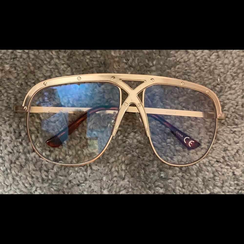 Clear and gold glasses